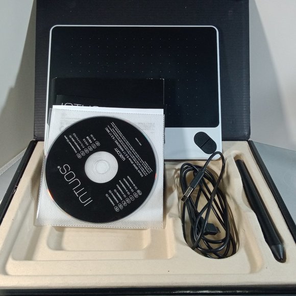 Intuos Wacom Small White Drawing Pad With Pen
